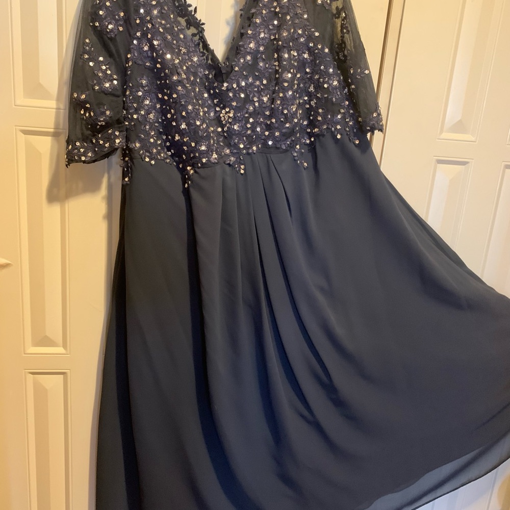 Beautiful evening gown,it’s so very comfortable to wear